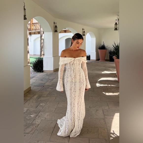 Sheer Lace Maxi Dress Off the Shoulder Bell Sleeves Size Medium - Picture 1 of 13